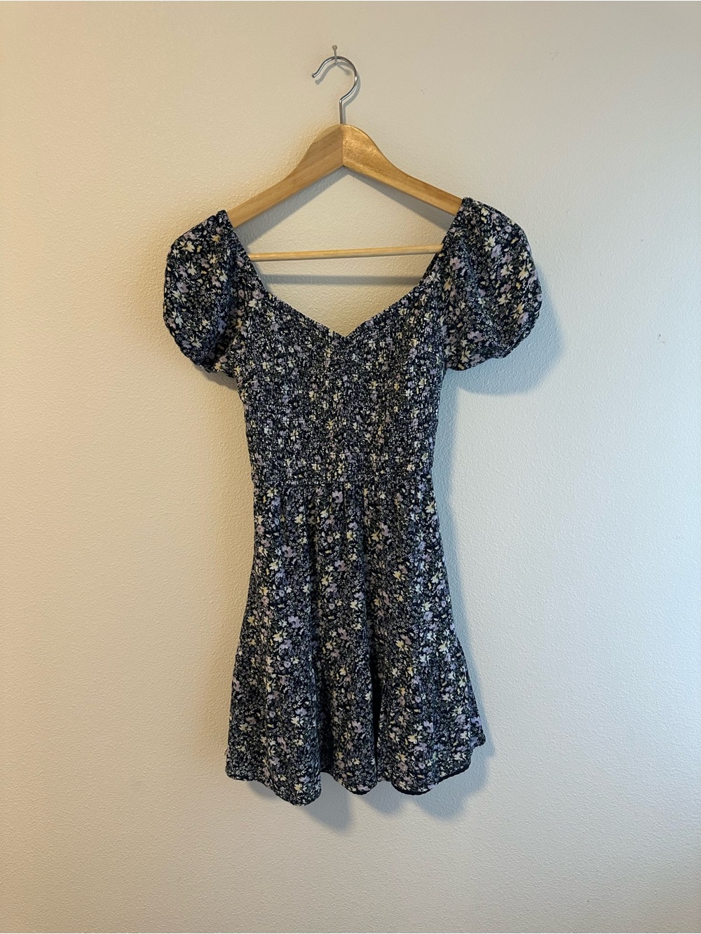 HOLLISTER floral print mini dress extra small